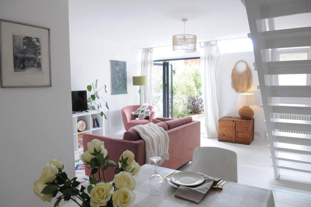 Light Filled Mid- Century 3 Bed Cottage In Dulwich Londen Buitenkant foto